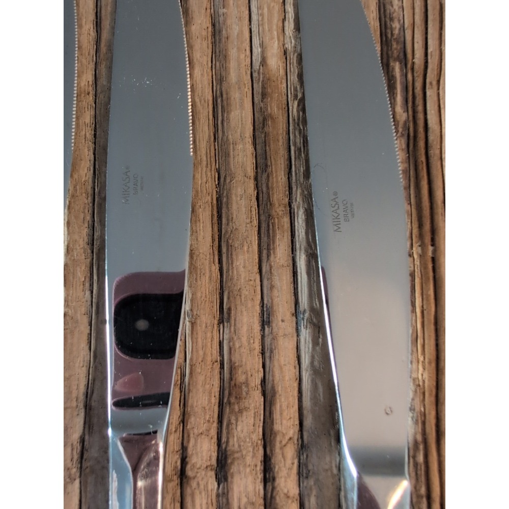 Mikasa Bravo Stainless Glossy 4 Dinner Knives 4 Pieces - Picture 6 of 16